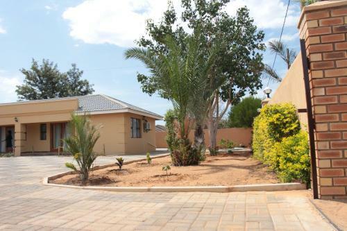 Hostal Double L Guest Lodge