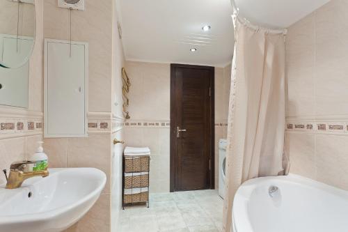 Dvukhurovnevye Apartamenty Marksa 20