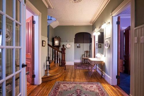 Bed & Breakfast The Lark & Loon Inn