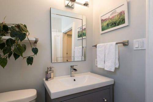 Apartamento Modern Halifax Flat Steps Away From Quinpool