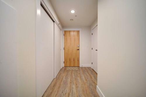 Ocean Bay New Luxury Condo Sleeps 5 Parking, Coffee, AC