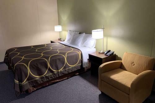 Hotel Super 8 By Wyndham Hearst On