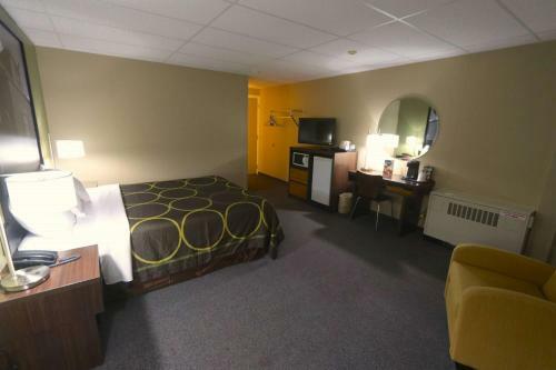 Hotel Super 8 By Wyndham Hearst On