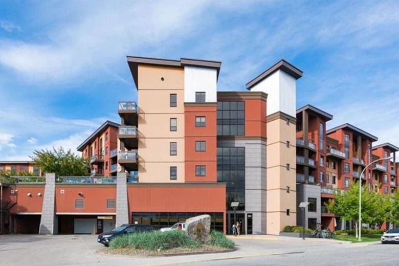 Upper Floor With Courtyard View #550