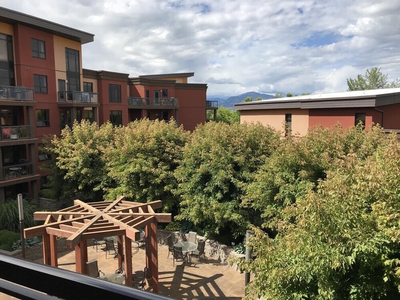 Upper Floor With Courtyard View #550