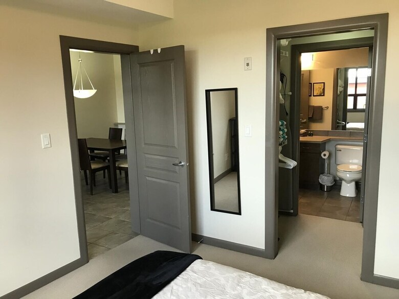 Upper Floor With Courtyard View #550