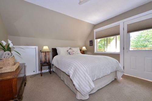 Lake Cowichan Escape