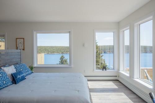 Hostal Whale House Guest House