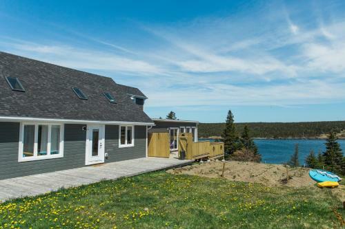 Hostal Whale House Guest House