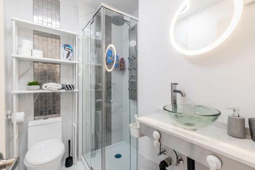 Apartamento Prime Walking Location - Upscale Studio Loft Downtown!