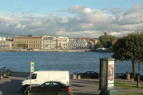 Hostal View On Neva