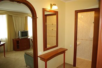 Hotel Polustrovo