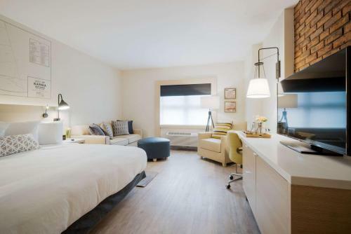 The Insignia Hotel