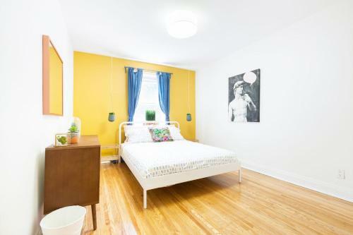 Apartamento Spacious 3 Br Apt With Free Parking In Cedarvale!
