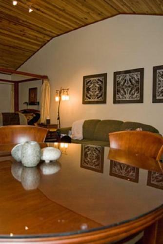 Bostrom's B&B On Little Beach Bay