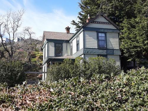 Hostal Sea Birds Cottage