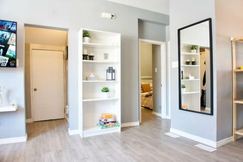Cozy Home Broadway Great Location With Parking