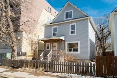 Cozy Home Broadway Great Location With Parking