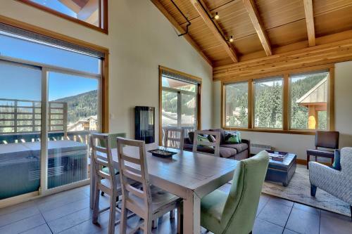 Kookaburra Lodge #401 By Bear Country