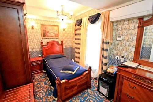 Happy Pushkin Hotel