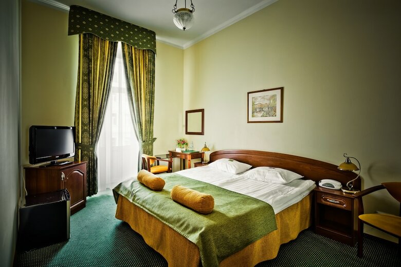 Shelfort Hotel