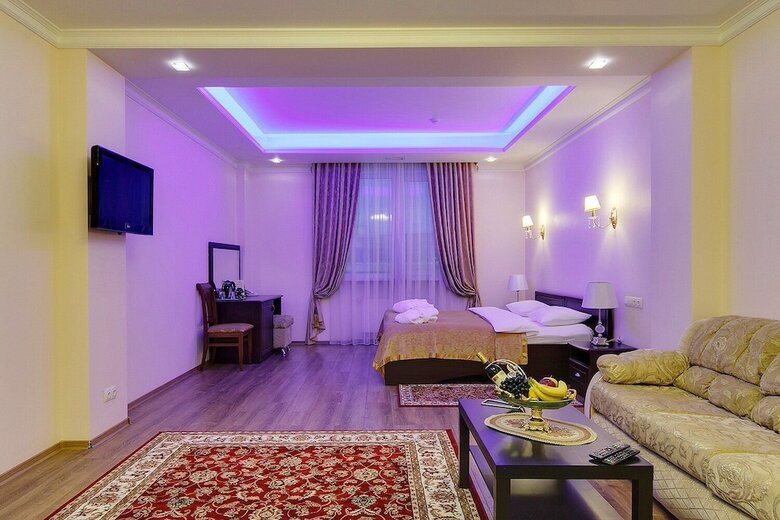 Men'k Kings Hotel