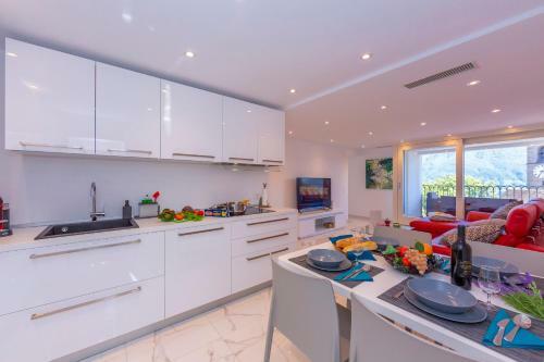 Red View Apartment