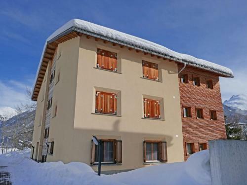 Apartment Chesa San Bastiaun B4
