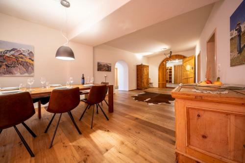 Apartamento Chasa Curtin 17