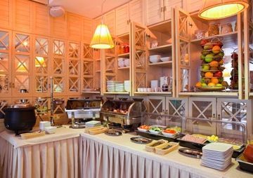 Red Stars Hotel