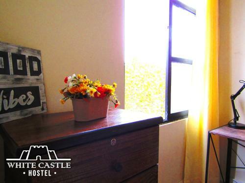 Hostal White Castle Hostel