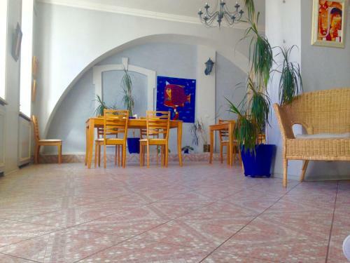 Randhouse Morskaya B&B