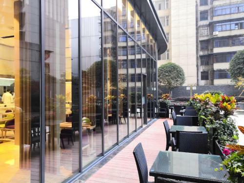 Hotel Mercure Chengdu Huapaifang