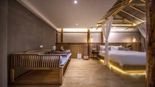 Lijiang Muqian Hotel