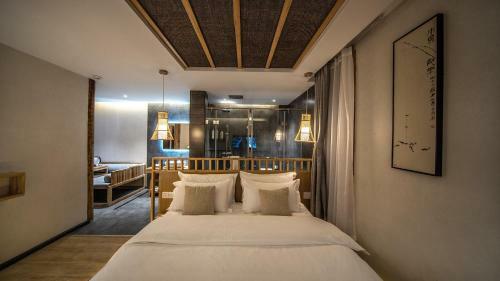 Lijiang Muqian Hotel