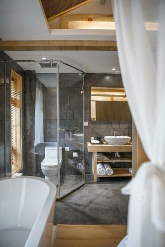 Lijiang Muqian Hotel