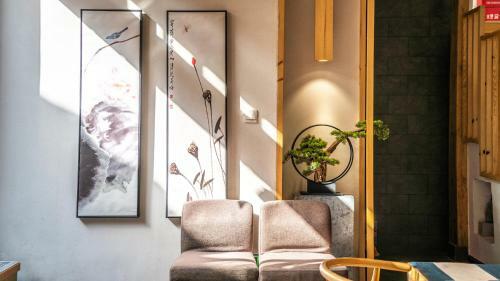 Lijiang Muqian Hotel