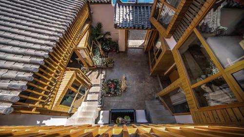 Lijiang Muqian Hotel