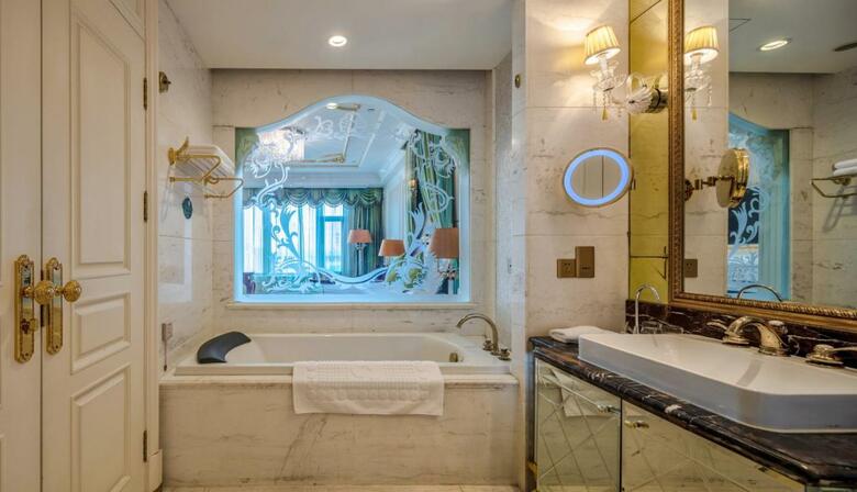 Yungang Jianguo Hotel