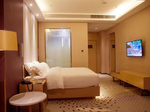 Lavande Hotel Shiyan Sanyan Branch