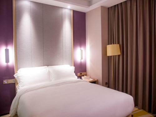 Lavande Hotel Shiyan Sanyan Branch