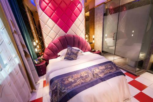 Tongren Qingyou Hotel