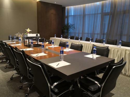 Ease Hotel (Xi'an High-tech Zone Zhangbasi Road)
