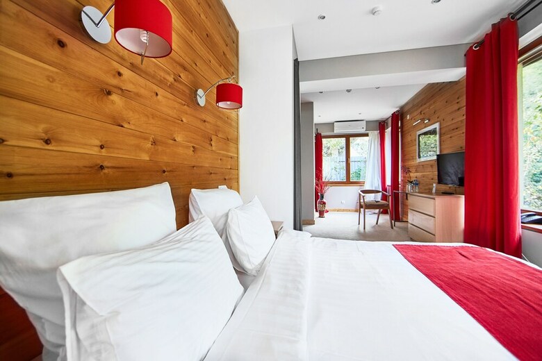 Hostal Park Chalet Residence
