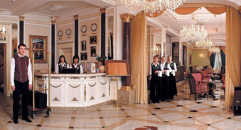 Grand Palace Hotel