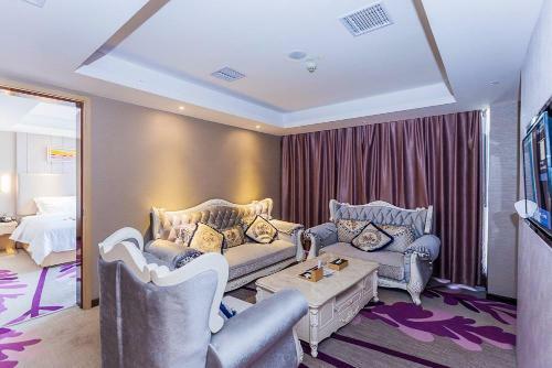 Lavande Hotel Yichang East Train Station