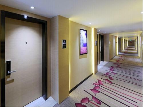 Lavande Hotel Yichang East Train Station