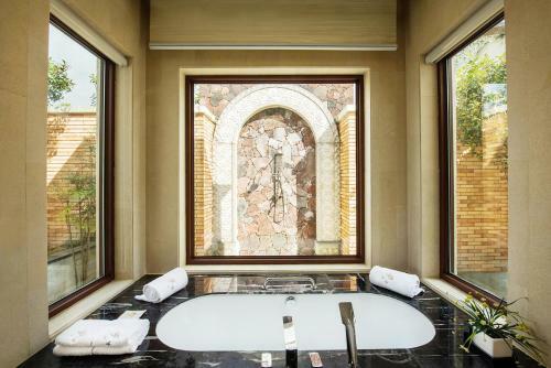 Hotel Dali Butterfly Resort