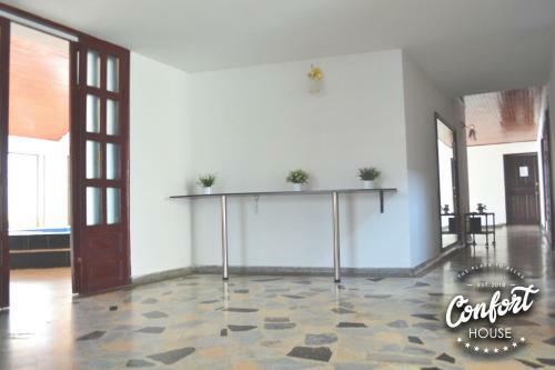 Hotel Confort House Acacias