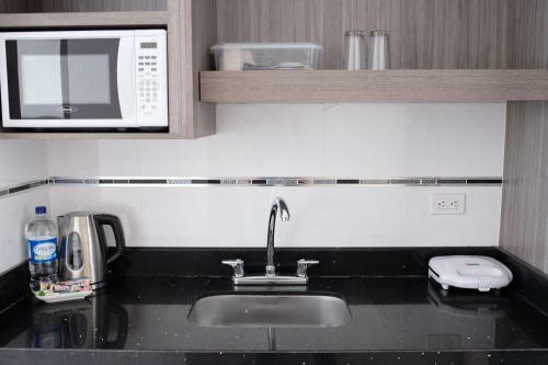 B&e Apartasuites Hotel
